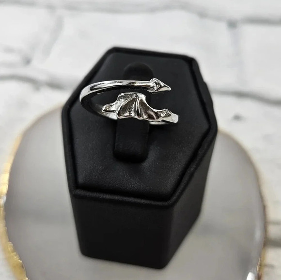 Devils Wings Adjustable Fashion Ring A7 - Picture 1 of 6